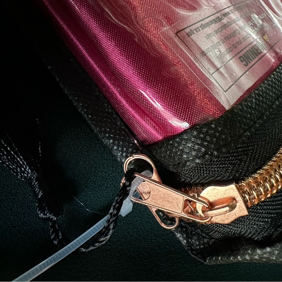 🎁2 FOR $20 BUNDLE Juicy Couture Pink Satin 2 Piece Pillow Case Set, Standard - Picture 4 of 4